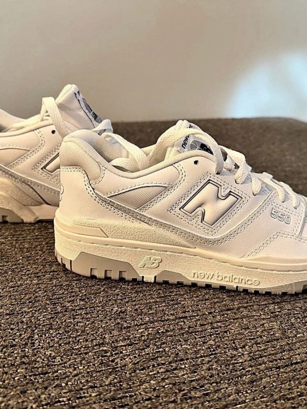 New Balance 550 White Sneakers US 4.5